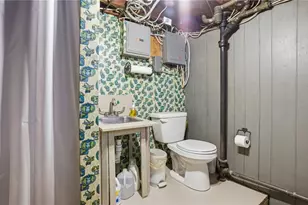 407 Smithfield Ave, Pawtucket, RI 02860 - Photo 39