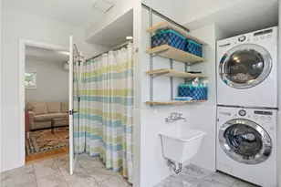 407 Smithfield Ave, Pawtucket, RI 02860 - Photo 15