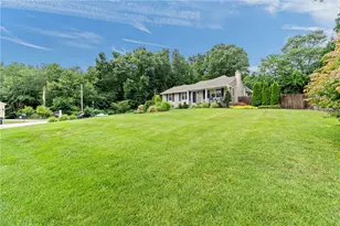 15 MacIntosh Dr, Smithfield, RI 02828 - Photo 3