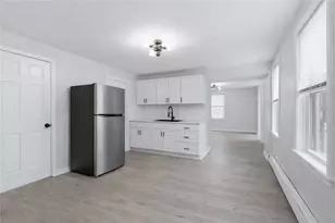 92 Sylvian St, Central Falls, RI 02863 - Photo 3