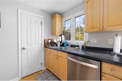 5804 Post Road #2, Warwick, RI 02818 - Photo 9