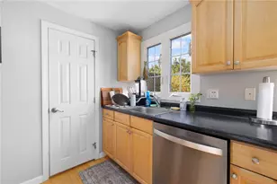 5804 Post Rd, Warwick, RI 02818 - Photo 9