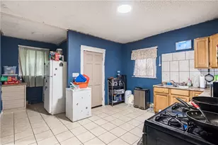 94 Clym St, Providence, RI 02908 - Photo 7