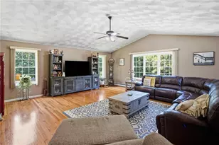 106 Bishop Hill Rd, Johnston, RI 02919 - Photo 19
