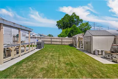 27 Vineyard Street, Pawtucket, RI 02860 - Photo 31