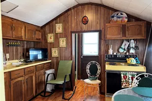 16 East Andrew Comstock Ave, Warwick, RI 02886 - Photo 9