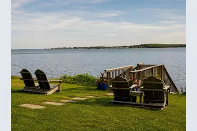 16 East Andrew Comstock Avenue, Warwick, RI 02886 - Photo 3