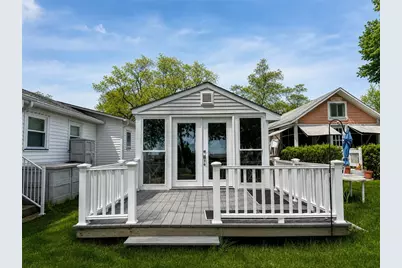 16 East Andrew Comstock Avenue, Warwick, RI 02886 - Photo 1