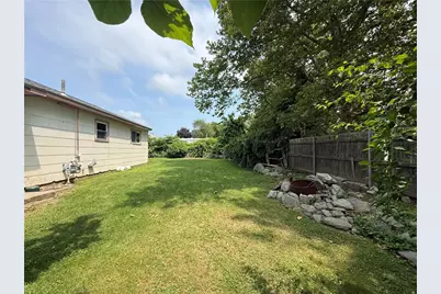 15 Buck Road, Middletown, RI 02842 - Photo 19