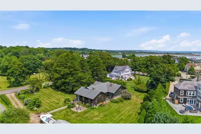 14 Wood Avenue, Narragansett, RI 02882 - Photo 11