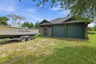 14 Wood Ave, Narragansett, RI 02882 - Photo 7