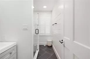 8 Cross St, Newport, RI 02840 - Photo 23