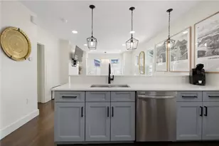 8 Cross St, Newport, RI 02840 - Photo 11