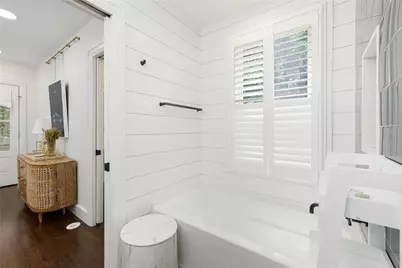 8 Cross Street #1, Newport, RI 02840 - Photo 17