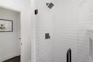 8 Cross St, Newport, RI 02840 - Photo 25