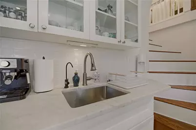 67 Perry Street #5, Newport, RI 02840 - Photo 9