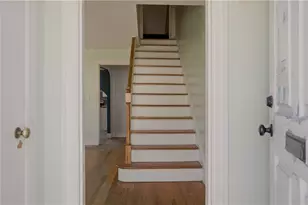 26 W Lawn Ave, Pawtucket, RI 02860 - Photo 3