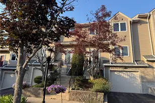 35 Waterview Dr, Smithfield, RI 02917 - Photo 1