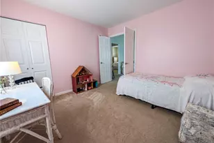 565 Quaker Ln, West Warwick, RI 02893 - Photo 9