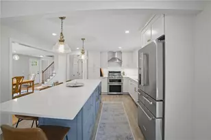 7 Heritage Rd, Bristol, RI 02809 - Photo 5