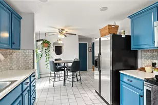 51 Torrington Dr, Warwick, RI 02889 - Photo 9