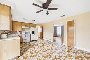 89 Sharon St, Cranston, RI 02910 - Photo 11
