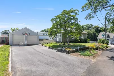 10 Wannisett Avenue, East Providence, RI 02915 - Photo 1