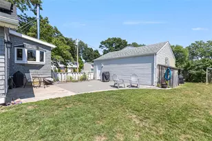 10 Wannisett Ave, East Providence, RI 02915 - Photo 23