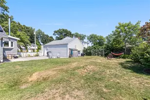 10 Wannisett Ave, East Providence, RI 02915 - Photo 25