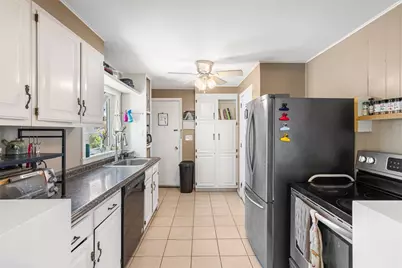 10 Wannisett Avenue, East Providence, RI 02915 - Photo 7