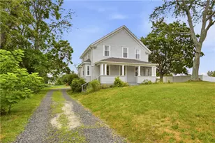 226 Turnpike Ave, Portsmouth, RI 02871 - Photo 3