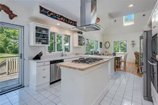 39 Brenton Rd, Newport, RI 02840 - Photo 9
