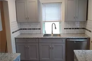 27 Mt Vernon St, Newport, RI 02840 - Photo 3