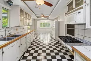 20 Colonial Village Rd, Hopkinton, RI 02804 - Photo 31