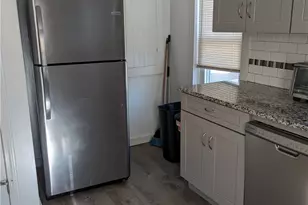 27 Mt Vernon St, Newport, RI 02840 - Photo 9