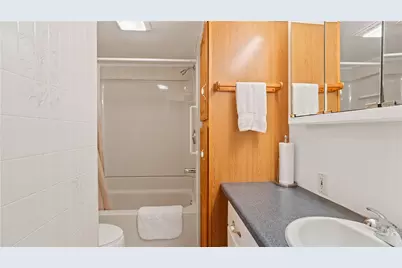 979 Toll Gate Road, Warwick, RI 02886 - Photo 15