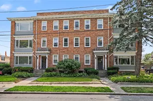 543 Lloyd Ave, Providence, RI 02906 - Photo 1