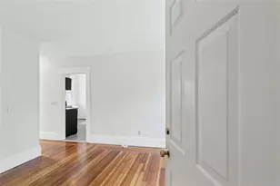 543 Lloyd Ave, Providence, RI 02906 - Photo 5