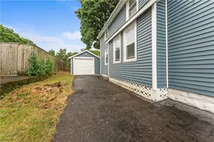 81 Hazelwood Ave, East Providence, RI 02914 - Photo 3