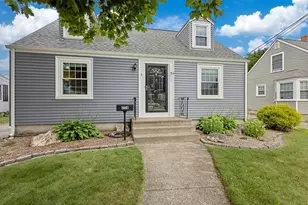 116 Daggett Ave, Pawtucket, RI 02861 - Photo 1