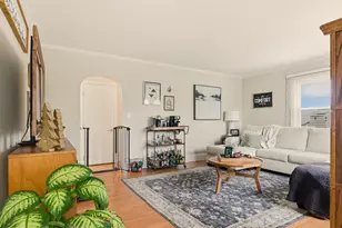 23 Cypress St, Portsmouth, RI 02871 - Photo 3