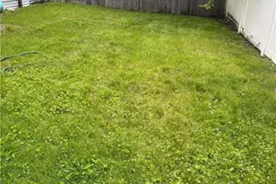 101 Rutherglen Ave, Providence, RI 02907 - Photo 15