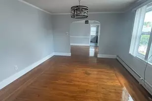 101 Rutherglen Ave, Providence, RI 02907 - Photo 7