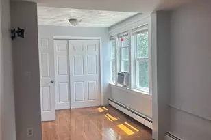 101 Rutherglen Ave, Providence, RI 02907 - Photo 9