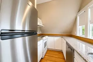 264 Bowen St, Providence, RI 02906 - Photo 3
