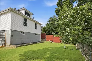 43 Sunset Ave, Providence, RI 02909 - Photo 25