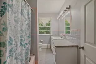 1639 Bulgarmarsh Rd, Tiverton, RI 02878 - Photo 17