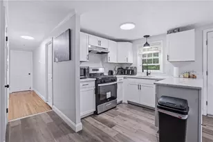 5 Packard Ave, Warwick, RI 02886 - Photo 5