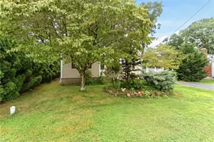 216 Hyde St, Cranston, RI 02920 - Photo 35