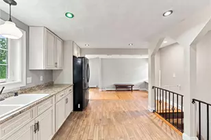216 Hyde St, Cranston, RI 02920 - Photo 7
